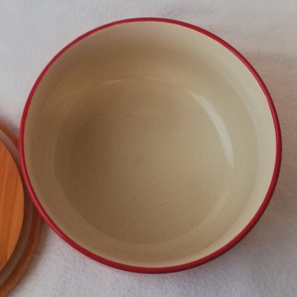 Ciroa Red & White Moose Bowl with Bamboo Lid - Picture 4 of 6